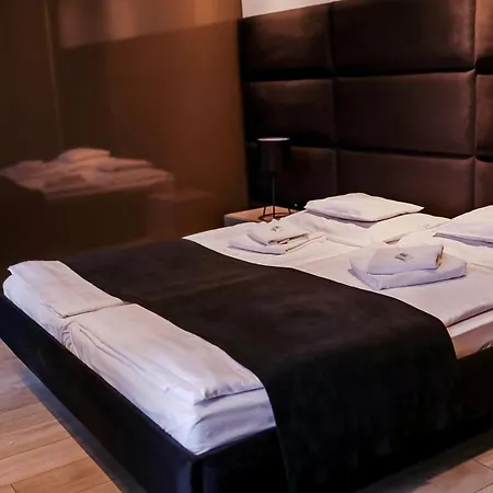 Sohaz Panzio Es Apartmanhaz Bed & Breakfast Szolnok