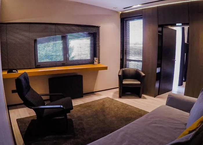 Sohaz Panzio Es Apartmanhaz